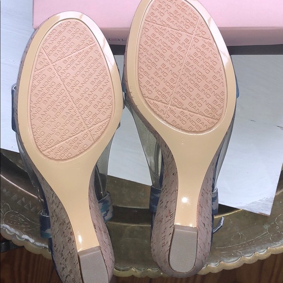 NWT Bandolino Nezra Blue Wedges, Size 8 - Picture 9 of 9